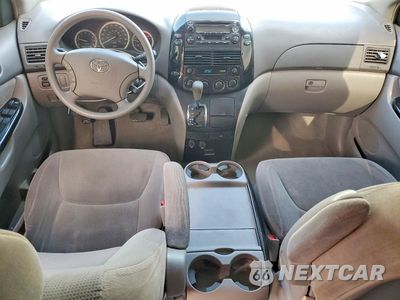 Zdjęcie 8 z 13 samochodu: 2004 TOYOTA SIENNA LE 8 PASSENGER VIN:5TDZA23C14S047272 - miniatura