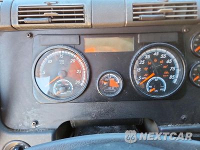 Zdjęcie 9 z 13 samochodu: 2018 FREIGHTLINER CASCADIA 1 - SEMI TRUCK VIN:1FUJGLDR5JLJK4901 - miniatura