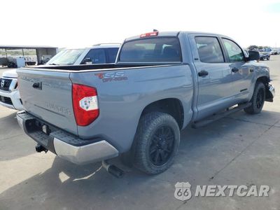 Trzecie zdjęcie samochodu z tyłu: 2021 TOYOTA TUNDRA CREWMAX SR5 VIN:5TFEY5F14MX279994 - miniatura