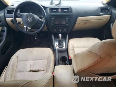 Zdjęcie 8 z 12 samochodu: 2012 VOLKSWAGEN JETTA SE VIN:3VWDP7AJ6CM386015 - miniatura