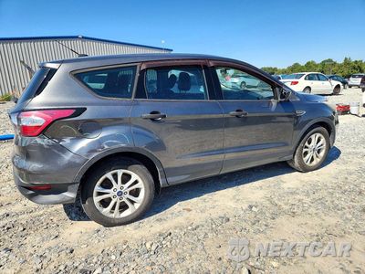 Trzecie zdjęcie samochodu z tyłu: 2018 FORD ESCAPE S VIN:1FMCU0F75JUA06811 - miniatura