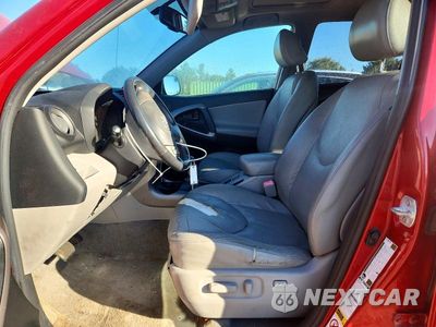 Zdjęcie 7 z 12 samochodu: 2006 TOYOTA RAV4 LIMITED VIN:JTMBD31V266011239 - miniatura