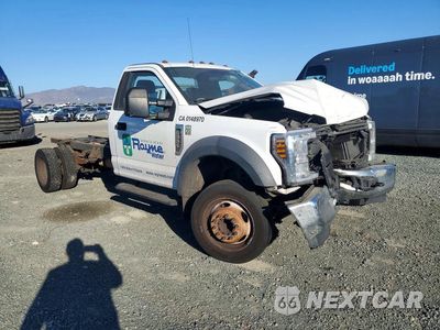 Czwarte zdjęcie samochodu z boku: 2019 FORD F550 SUPER - TRUCK CAB AND CHASSIS VIN:1FDUF5GY2KEF21862 - miniatura