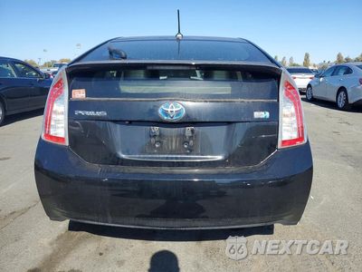 Zdjęcie 6 z 12 samochodu: 2013 TOYOTA PRIUS FOUR VIN:JTDKN3DU8D5648204 - miniatura