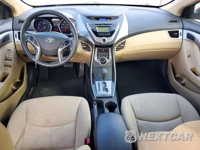 Zdjęcie 8 z 13 samochodu: 2013 HYUNDAI ELANTRA GLS VIN:KMHDH4AE3DU571875 - miniatura