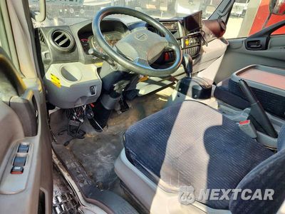 Zdjęcie 8 z 13 samochodu: 2018 HINO 195 BOX TRUCK VIN:JHHSDM2H3JK006305 - miniatura