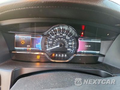 Zdjęcie 9 z 12 samochodu: 2016 LINCOLN MKS VIN:1LNHL9DKXGG601164 - miniatura