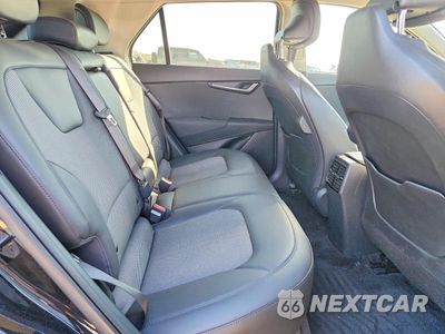 Zdjęcie 10 z 12 samochodu: 2023 KIA NIRO WIND VIN:KNDCR3L19P5048117 - miniatura