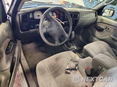 Zdjęcie 8 z 12 samochodu: 2004 TOYOTA TACOMA BASE VIN:5TEVL52N34Z440304 - miniatura