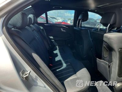 Zdjęcie 10 z 12 samochodu: 2010 MERCEDES-BENZ E 550 VIN:WDDHF7CB4AA197957 - miniatura
