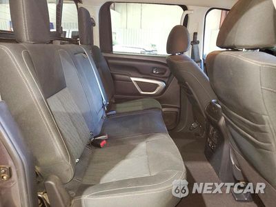 Zdjęcie 10 z 12 samochodu: 2019 NISSAN TITAN XD SV VIN:1N6AA1F47KN526369 - miniatura