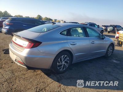 Trzecie zdjęcie samochodu z tyłu: 2020 HYUNDAI SONATA HYBRID BLUE VIN:KMHL24JJ6LA009947 - miniatura