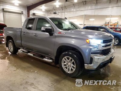 Czwarte zdjęcie samochodu z boku: 2020 CHEVROLET SILVERADO K1500 LT VIN:1GCRYDEDXLZ332739 - miniatura