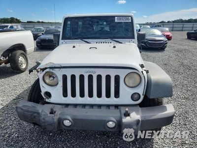Piąte zdjęcie samochodu w środku: 2014 JEEP WRANGLER UNLIMITED SPORT VIN:1C4BJWDG4EL249939 - miniatura