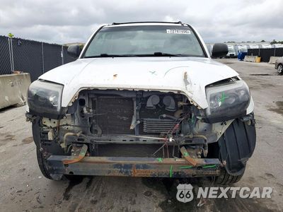 Piąte zdjęcie samochodu w środku: 2004 TOYOTA 4RUNNER SR5 VIN:JTEBT14R940038911 - miniatura