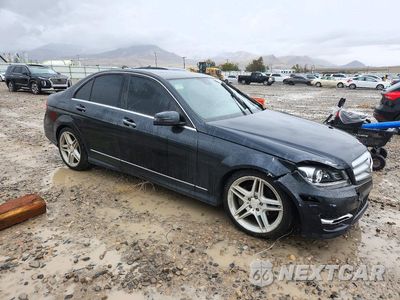 Czwarte zdjęcie samochodu z boku: 2012 MERCEDES-BENZ C 300 4MATIC VIN:WDDGF8BB0CR200148 - miniatura