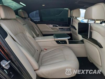 Zdjęcie 10 z 12 samochodu: 2016 BMW 750 XI VIN:WBA7F2C51GG417433 - miniatura