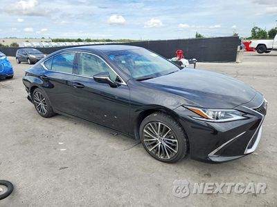 Czwarte zdjęcie samochodu z boku: 2025 LEXUS ES 350 BASE VIN:58ADZ1B19SU207196 - miniatura