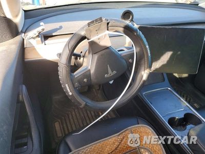 Zdjęcie 8 z 13 samochodu: 2021 TESLA MODEL Y VIN:5YJYGDEE8MF266142 - miniatura