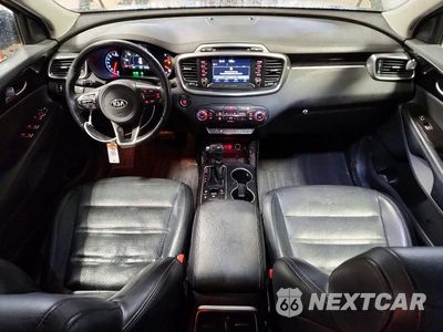 Zdjęcie 8 z 13 samochodu: 2018 KIA SORENTO EX VIN:5XYPHDA5XJG419932 - miniatura