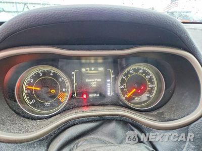 Zdjęcie 9 z 13 samochodu: 2015 JEEP CHEROKEE LATITUDE VIN:1C4PJMCBXFW792065 - miniatura
