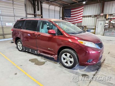 Czwarte zdjęcie samochodu z boku: 2011 TOYOTA SIENNA LE VIN:5TDKK3DC1BS127459 - miniatura