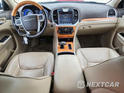 Zdjęcie 8 z 12 samochodu: 2012 CHRYSLER 300 LIMITED VIN:2C3CCAHG6CH261827 - miniatura