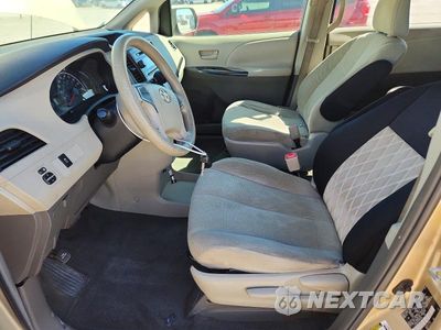 Zdjęcie 7 z 14 samochodu: 2011 TOYOTA SIENNA BASE 7-PASSENGER VIN:5TDKA3DC2BS002344 - miniatura