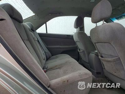 Zdjęcie 10 z 12 samochodu: 2004 TOYOTA CAMRY LE VIN:JTDBE32KX40272460 - miniatura