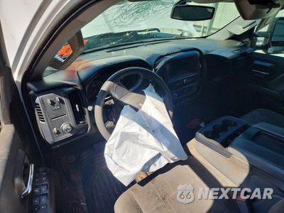 Zdjęcie 8 z 12 samochodu: 2018 CHEVROLET SILVERADO K2500 HEAVY DUTY VIN:1GC2KUEG5JZ208310 - miniatura