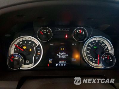 Zdjęcie 9 z 12 samochodu: 2015 RAM 1500 SLT VIN:1C6RR7GM5FS748665 - miniatura