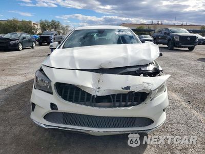 Piąte zdjęcie samochodu w środku: 2017 MERCEDES-BENZ CLA 250 VIN:WDDSJ4EB7HN459618 - miniatura