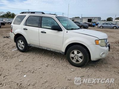 Czwarte zdjęcie samochodu z boku: 2009 FORD ESCAPE XLT VIN:1FMCU03739KB22472 - miniatura