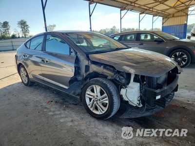 Czwarte zdjęcie samochodu z boku: 2019 HYUNDAI ELANTRA SEL VIN:5NPD84LF8KH403392 - miniatura