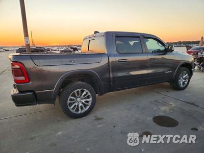 Trzecie zdjęcie samochodu z tyłu: 2021 RAM 1500 LARAMIE VIN:1C6SRFJT1MN806424 - miniatura