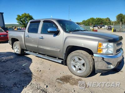 Czwarte zdjęcie samochodu z boku: 2013 CHEVROLET SILVERADO K1500 LT VIN:3GCPKSE7XDG299816 - miniatura