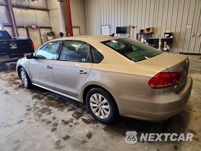 Drugie zdjęcie samochodu z przodu: 2015 VOLKSWAGEN PASSAT S VIN:1VWAT7A31FC028262 - miniatura