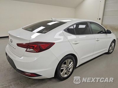 Trzecie zdjęcie samochodu z tyłu: 2020 HYUNDAI ELANTRA VALUE EDITION VIN:5NPD84LF4LH551198 - miniatura
