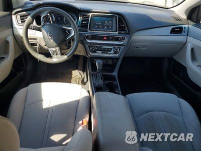 Zdjęcie 8 z 12 samochodu: 2018 HYUNDAI SONATA SE VIN:5NPE24AF7JH696306 - miniatura