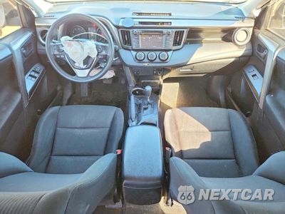 Zdjęcie 8 z 13 samochodu: 2017 TOYOTA RAV4 LE VIN:JTMBFREV6HJ109522 - miniatura