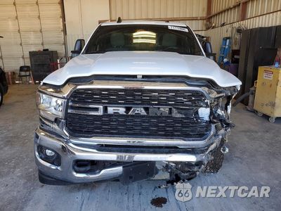 Piąte zdjęcie samochodu w środku: 2024 RAM 2500 BIG HORN VIN:3C6UR5DLXRG105590 - miniatura