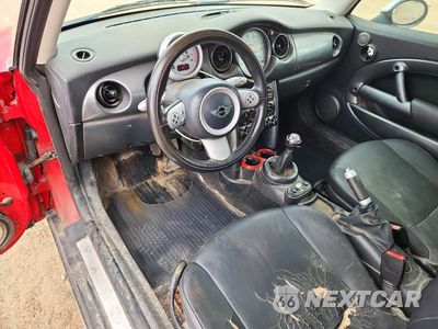 Zdjęcie 8 z 12 samochodu: 2006 MINI COOPER VIN:WMWRC335X6TK72194 - miniatura