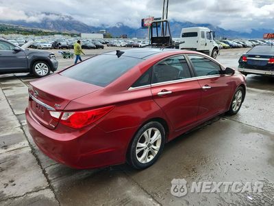 Trzecie zdjęcie samochodu z tyłu: 2013 HYUNDAI SONATA LIMITED VIN:5NPEC4AC4DH787184 - miniatura