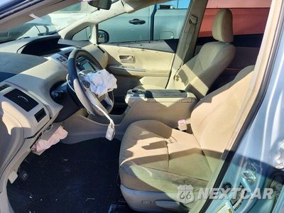 Zdjęcie 7 z 12 samochodu: 2013 TOYOTA PRIUS V THREE VIN:JTDZN3EU7D3235375 - miniatura