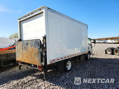 Trzecie zdjęcie samochodu z tyłu: 2018 CHEVROLET 4500HD BOX TRUCK VIN:JALCDW169J7006958 - miniatura