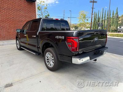 Trzecie zdjęcie samochodu z tyłu: 2026 FORD F150 LARIAT VIN:1FTFW5L86TKD65718 - miniatura