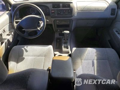 Zdjęcie 8 z 12 samochodu: 2000 NISSAN FRONTIER XE VIN:1N6ED27T9YC320253 - miniatura
