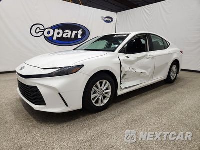 2025 TOYOTA CAMRY LE 4T1DAACK7SU556055 - główne zdjęcie licytacji z USA - miniatura