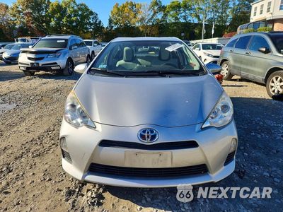 Piąte zdjęcie samochodu w środku: 2013 TOYOTA PRIUS C ONE VIN:JTDKDTB30D1533567 - miniatura