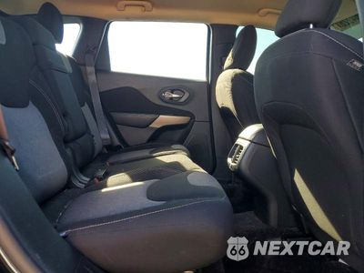 Zdjęcie 11 z 13 samochodu: 2018 JEEP CHEROKEE LATITUDE VIN:1C4PJLCB2JD565001 - miniatura